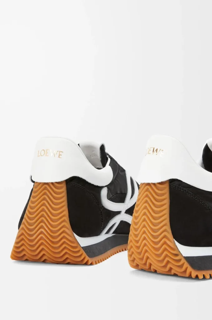 Naylon ve süetten Flow Runner Siyah/Beyaz