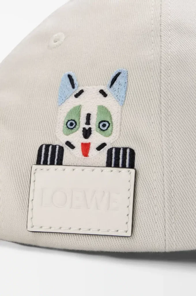 Pamuklu Soft White/Black Futurist Cat şapka