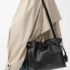 Panta orta boy Flamenco clutch, parlak dana derisi, Siyah