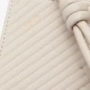 Parlak nappa dana derisinden üretilmiş Knot bozuk para kartlık Light Oat
