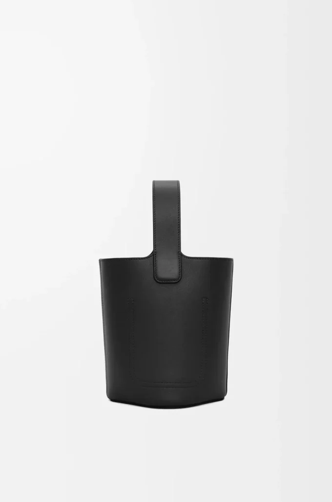 Pürüzsüz dana derisinden Mini Pebble kova çanta, Siyah