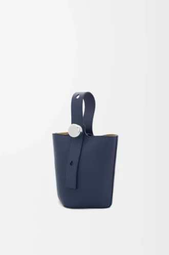 Pürüzsüz dana derisinden üretilmiş Mini Pebble kova çanta, Abyss Blue