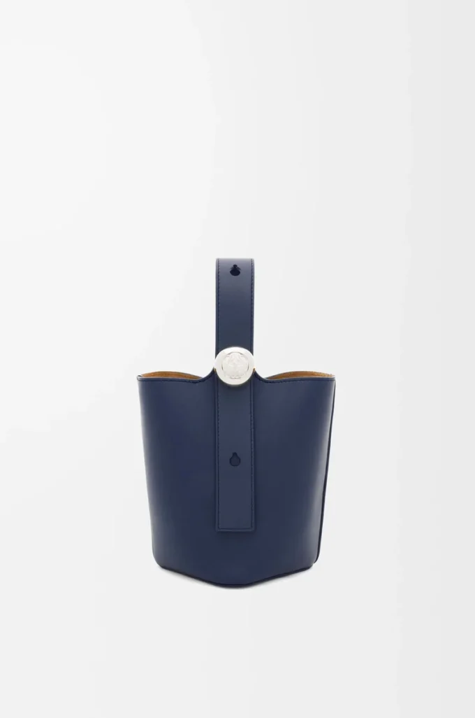 Pürüzsüz dana derisinden üretilmiş Mini Pebble kova çanta, Abyss Blue