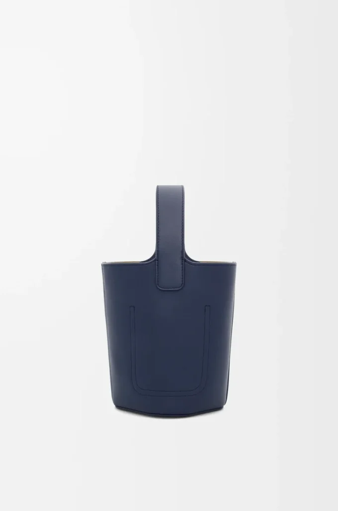 Pürüzsüz dana derisinden üretilmiş Mini Pebble kova çanta, Abyss Blue