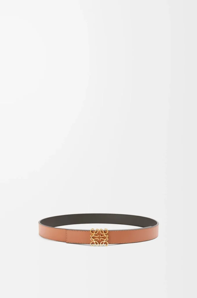Pürüzsüz dana derisinden üretilmiş ters çevrilebilir Anagram kemer Tan/Siyah/Altın