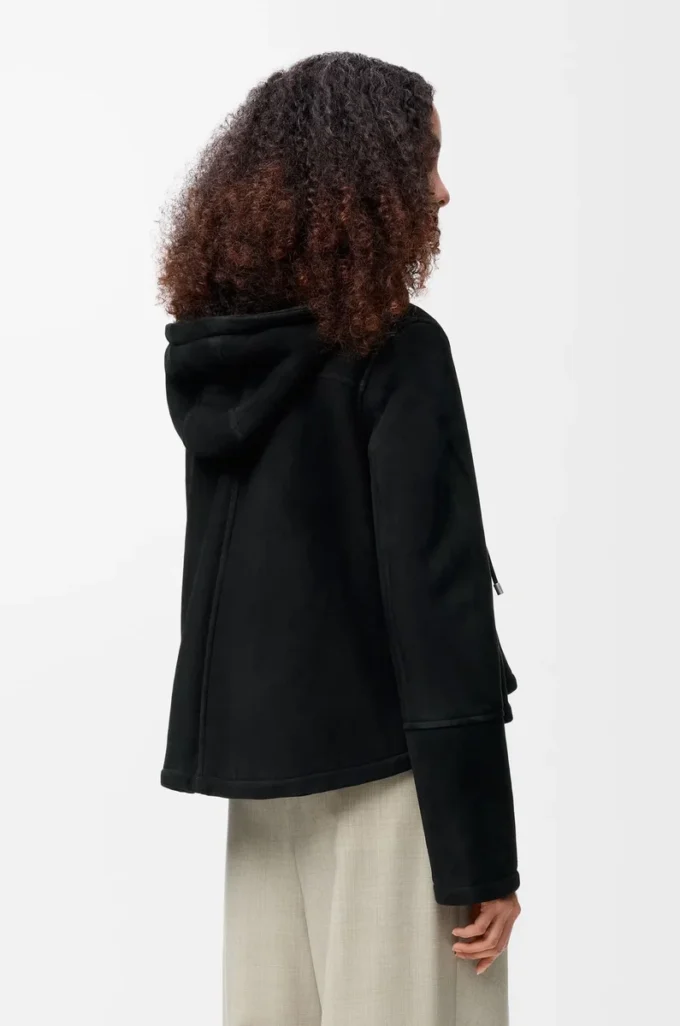 Siyah shearling kapüşonlu ceket