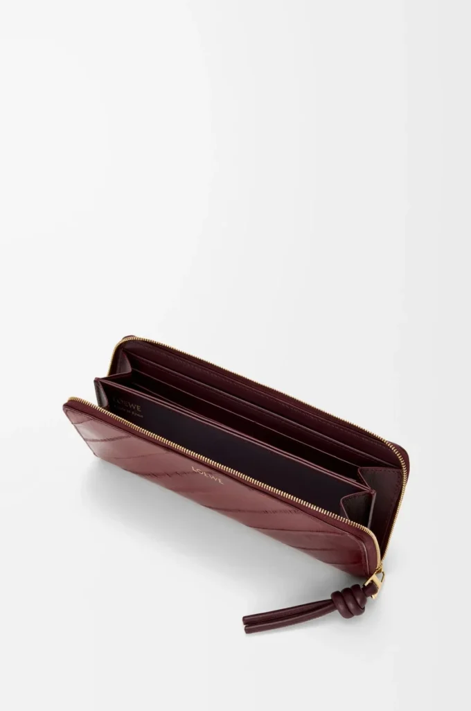 Yılan derisinden düğümlü ince fermuarlı cüzdan Dark Burgundy