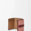 Yumuşak damarlı dana derisinden üç katlı cüzdan Blush/Mahogany