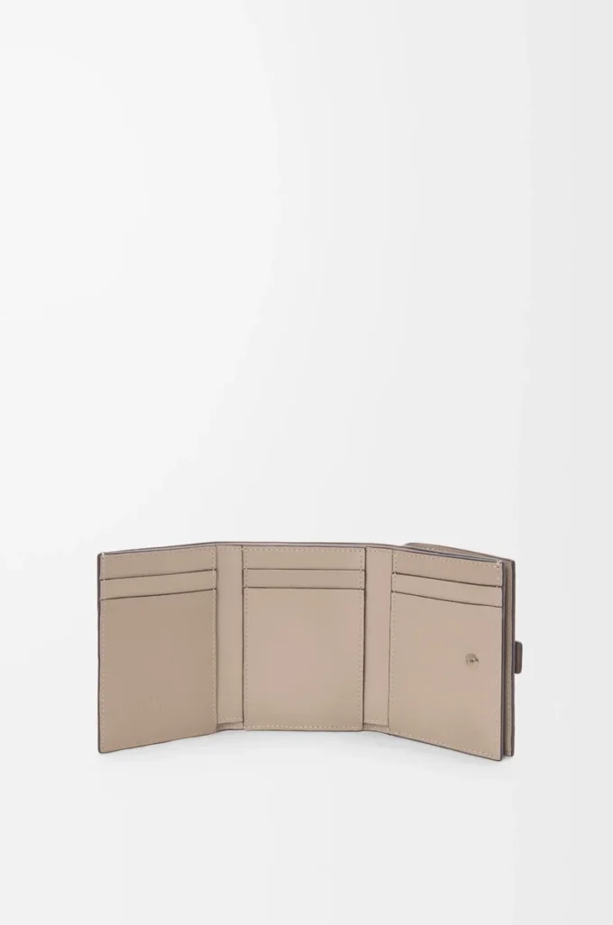 Yumuşak damarlı dana derisinden üç katlı cüzdan Taupe/Talc