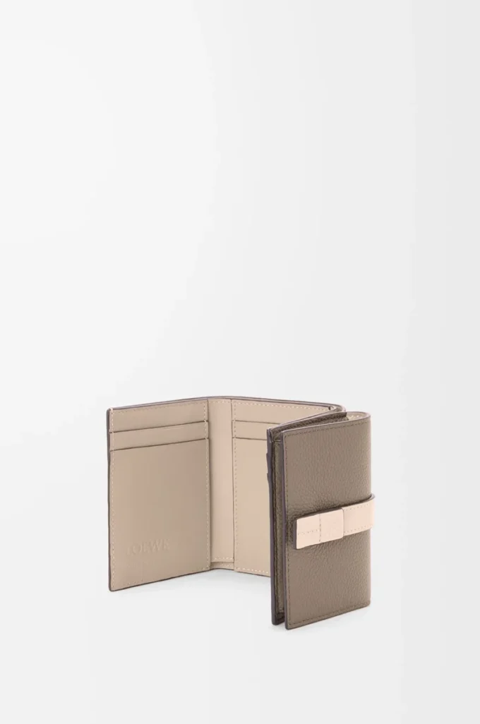 Yumuşak damarlı dana derisinden üç katlı cüzdan Taupe/Talc