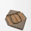 Yumuşak damarlı dana derisinden üretilmiş büyük yatay Puzzle Fold çanta Taupe