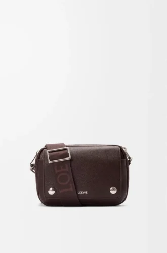 Yumuşak damarlı dana derisinden üretilmiş küçük Pebble messenger çanta Oxblood