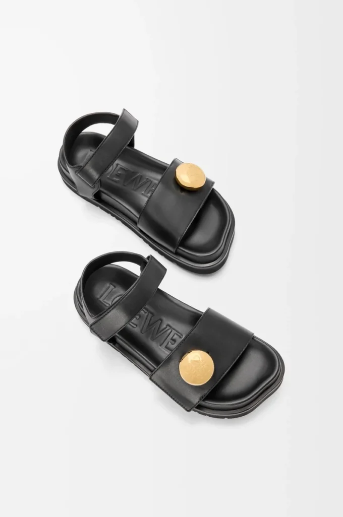 Yumuşak dana derisinden üretilmiş Pebble fussbett sandalet Siyah