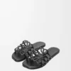 Yumuşak dana derisinden üretilmiş Petal Anagram terlik, Siyah