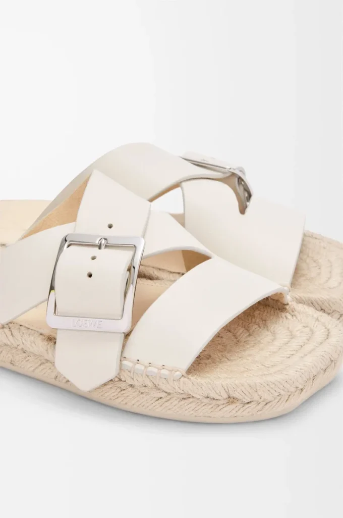 Yumuşak dana derisinden yapılmış petal espadrille terlik Beyaz